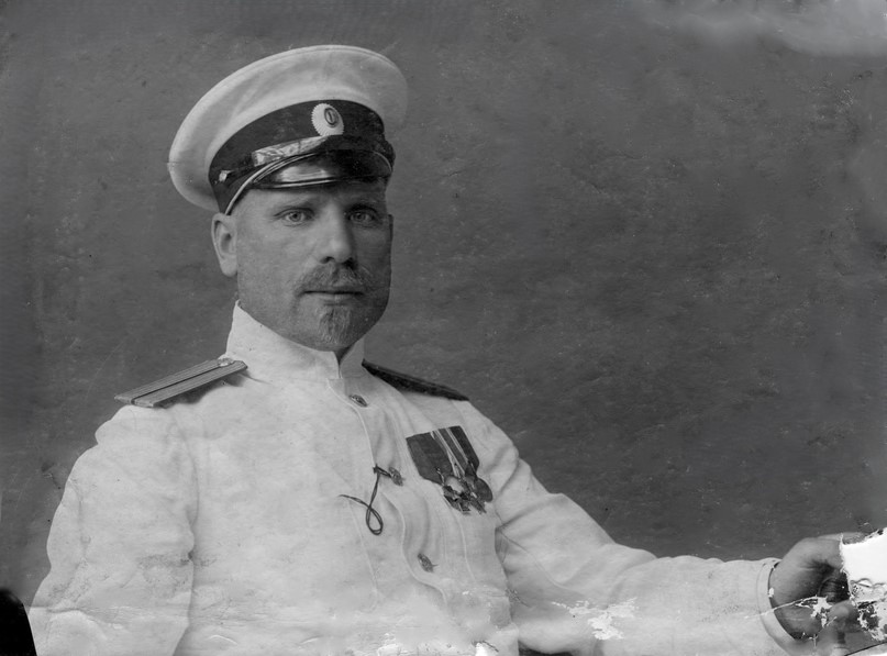 Георгий Яковлевич Седов в своей каюте на шхуне «Святой Фока»