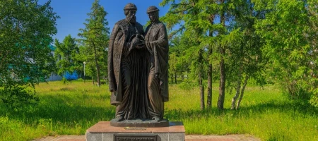 Скульптура святых Петра и Февронии Муромских