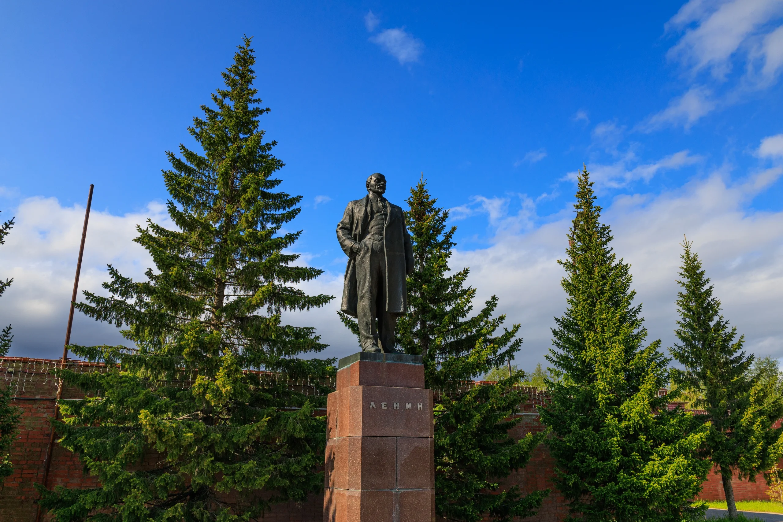 Памятник Ленину Нврьян-Мар